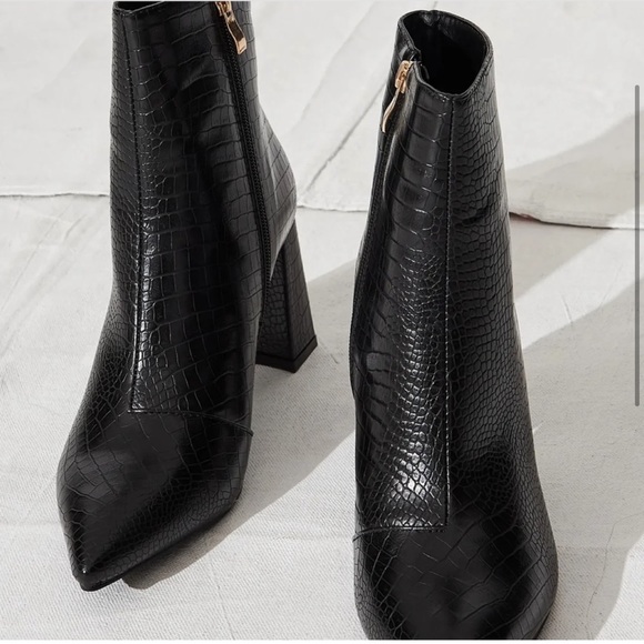 Billini Elke boots in black croc - Picture 4 of 9